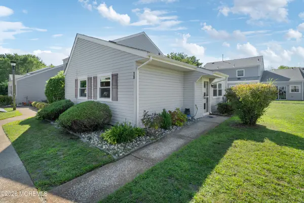 18 Mediterranean Court, Barnegat, NJ 08005