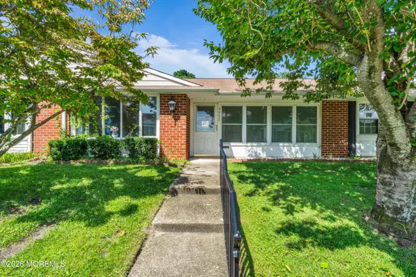 995 Argyll Circle #B, Lakewood, NJ 08701