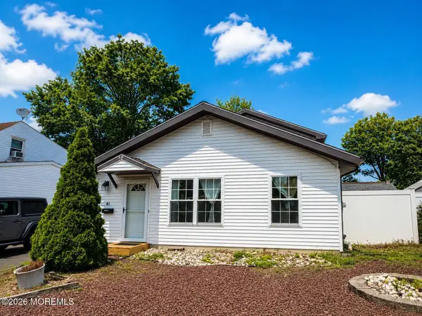 40 Compton Avenue, Hazlet, NJ 07734