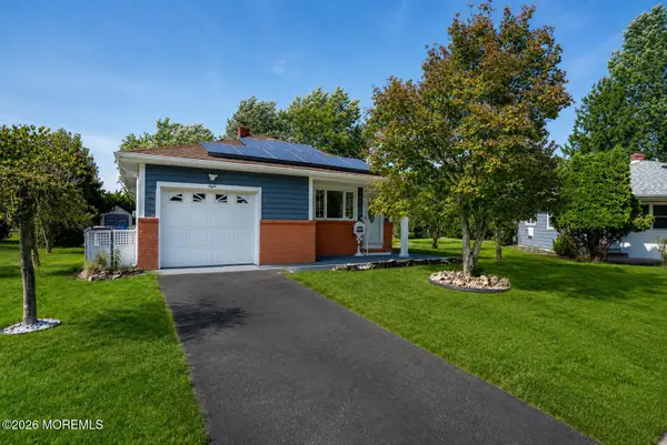8 Fort Defrance Avenue, Toms River, NJ 08757
