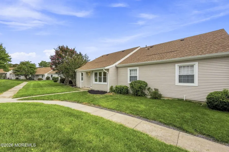 61C Piazza Vittoria, Freehold, NJ 07728 - #3