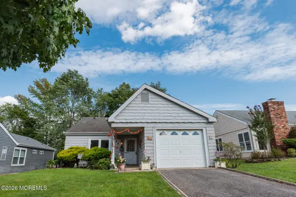 9 Elmswell Avenue, Manchester, NJ 08759