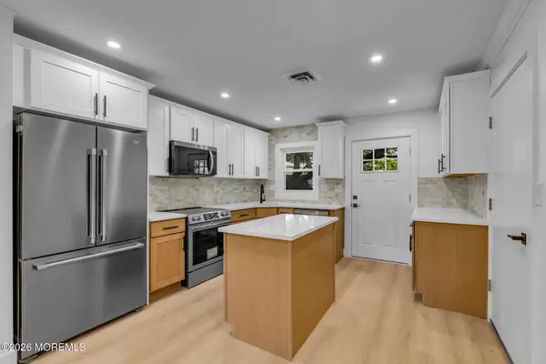 522A Thornbury Court, Lakewood, NJ 08701