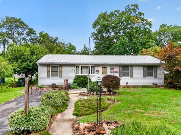 205 2nd Avenue, Tuckerton, NJ 08087