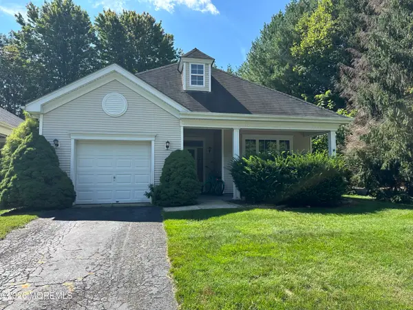 30 Silverwoods Drive, Lakewood, NJ 08701