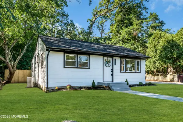 18 Anchorage Boulevard, Bayville, NJ 08721