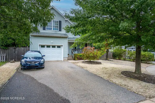 27 Lena Lane, Bayville, NJ 08721