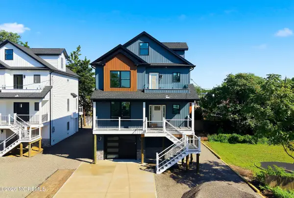 96 Pinewood Road, Toms River, NJ 08753