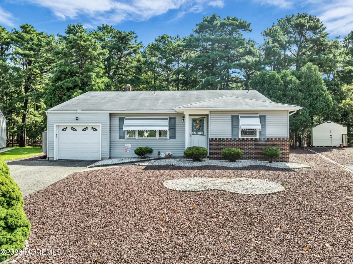 21 Burlington Court, Toms River, NJ 08757 - #1