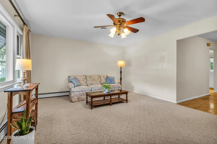 21 Burlington Court, Toms River, NJ 08757 - #3