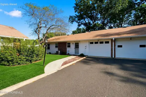 831B Inverness Court, Lakewood, NJ 08701