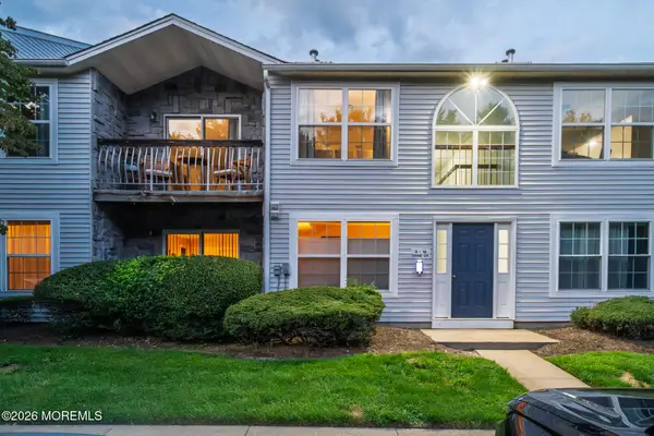10 Diane Drive, Tinton Falls, NJ 07753