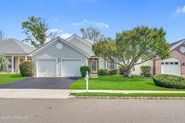 51 Goldensprings Drive, Lakewood, NJ 08701
