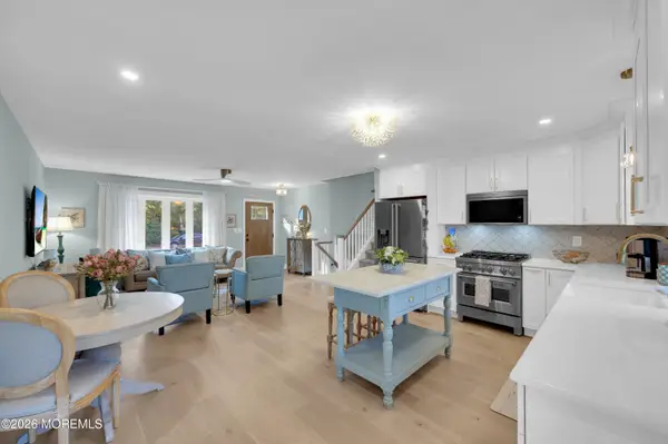939 Canton Drive, Toms River, NJ 08753