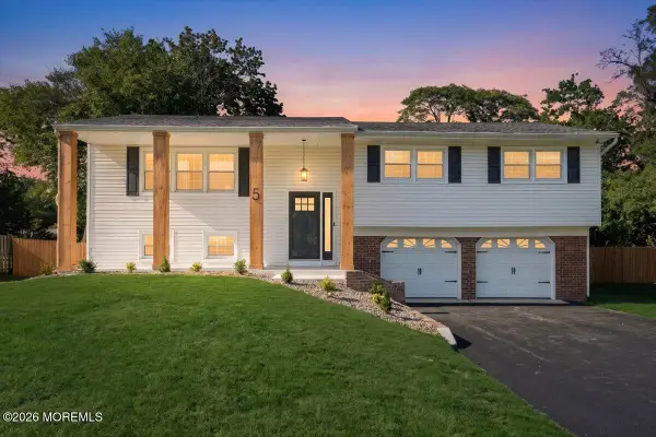 5 Colonial Way, Lincroft, NJ 07738