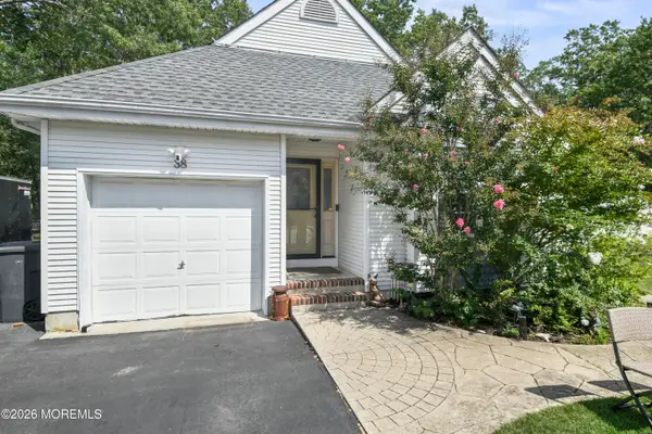 38 Edna Court, Toms River, NJ 08755