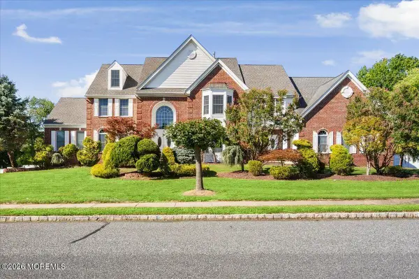 10 Huxley Court, Marlboro, NJ 07746