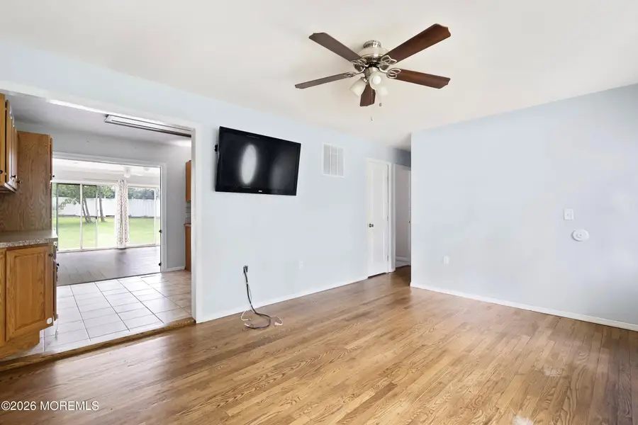 28 Murdock Place, Jackson, NJ 08527 - #3