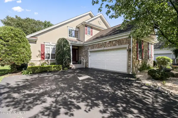 23 Parsonage Way, Manalapan, NJ 07726