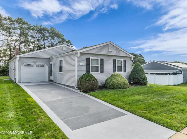 193 Torrey Pines Drive, Toms River, NJ 08757