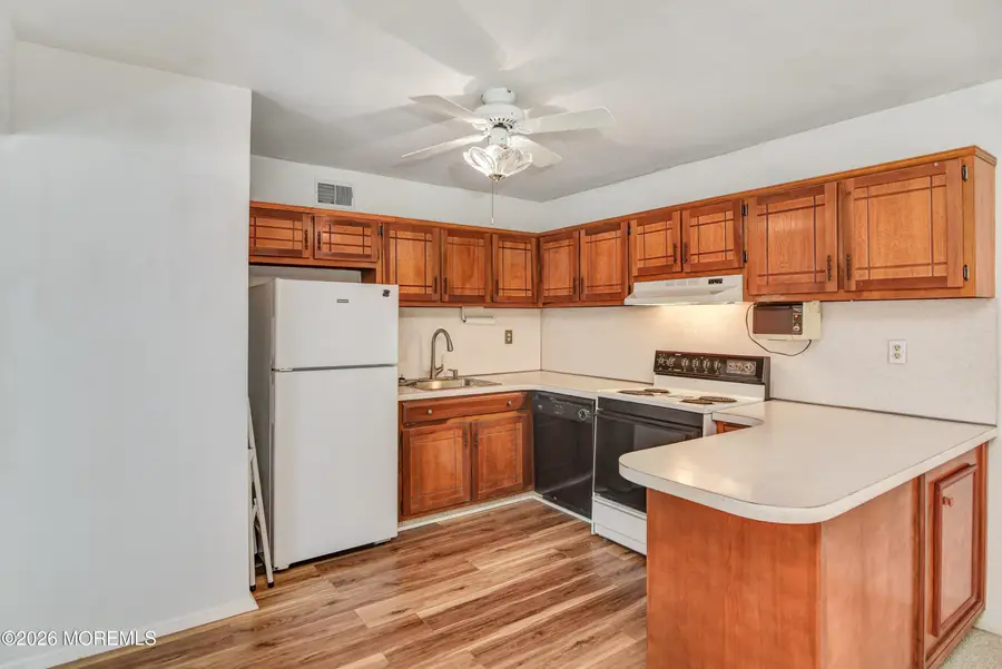 51 Piazza Tasso #F, Freehold, NJ 07728 - #3