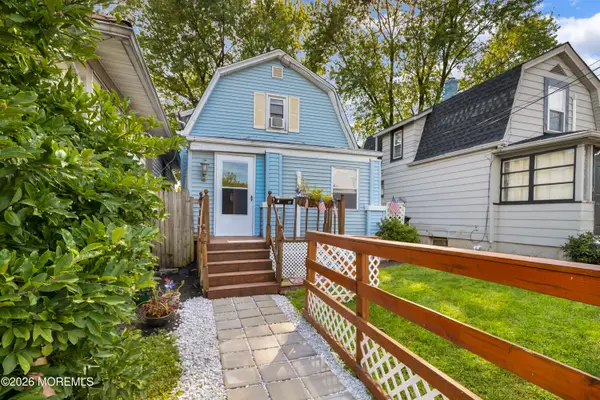 17 Douglas Street, Fords, NJ 08863