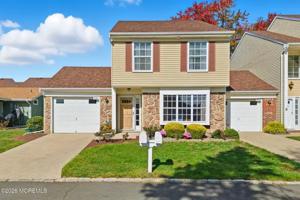 376 Stirling Drive #376A, Jamesburg, NJ 08831