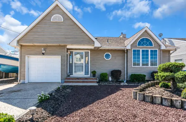 3407 Thistle Avenue, Toms River, NJ 08753