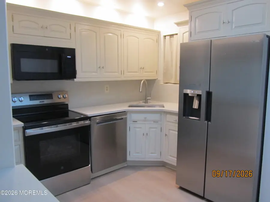 23 Danbury Court, Red Bank, NJ 07701 - #2