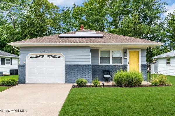 37 Scarborough Place, Toms River, NJ 08757