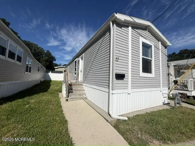 11 Robin Road, Hazlet, NJ 07734 - #1