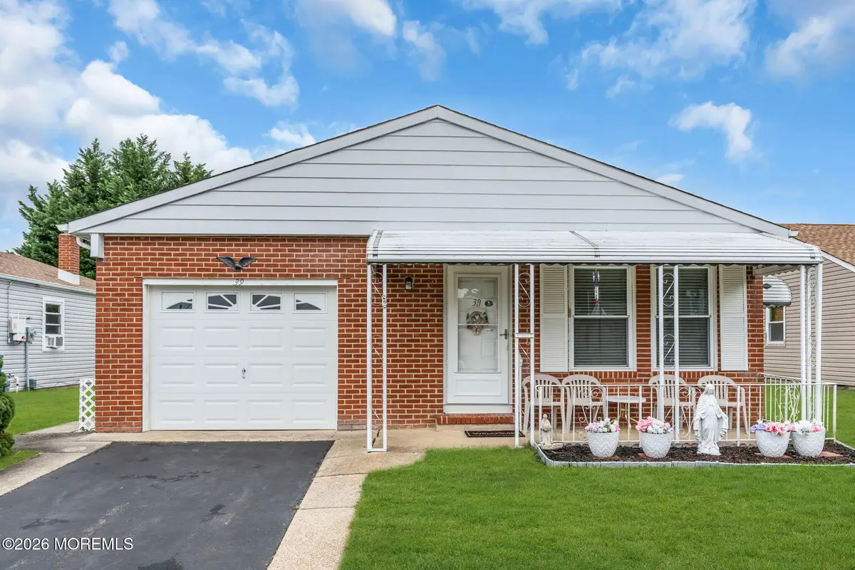 39 Innsbruck Drive, Toms River, NJ 08757 - #1
