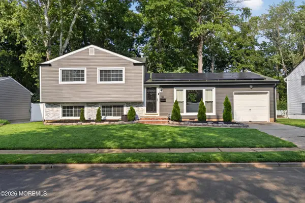 62 Annapolis Drive, Hazlet, NJ 07730