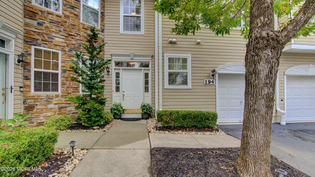 194 Shinnecock Drive, Manalapan, NJ 07726 - #1