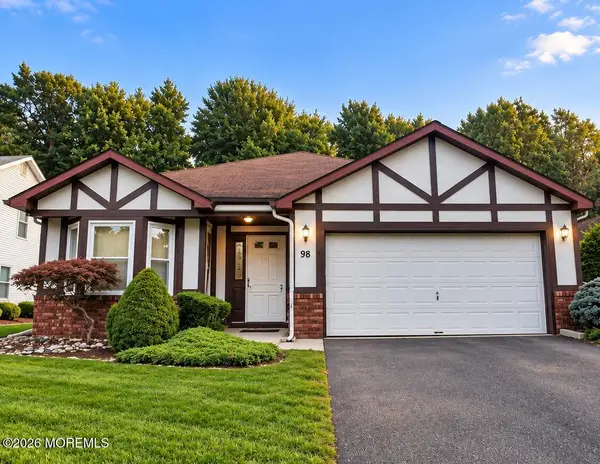 98 Murray Hill Terrace, Marlboro, NJ 07746