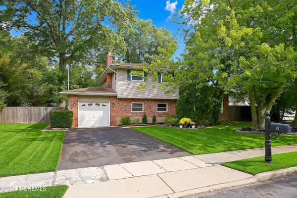 45 Oak Terrace, Howell, NJ 07731
