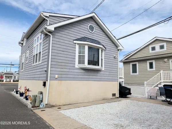 30 Sea Way, Lavallette, NJ 08735