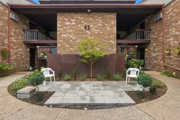 82 Amberly Drive #A, Manalapan, NJ 07726