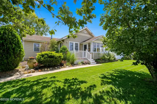726 Forepeak Avenue, Beachwood, NJ 08722
