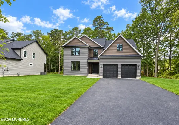 2 Railroad Avenue, Bayville, NJ 08721