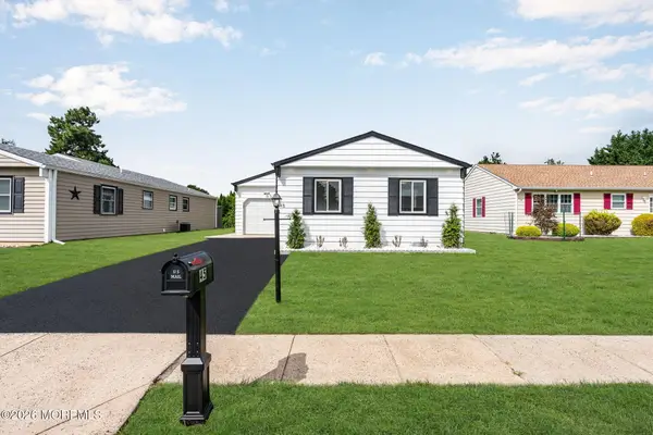 45 Innsbruck Drive, Toms River, NJ 08757