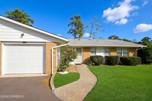 33A Gramercy Lane, Manchester, NJ 08759