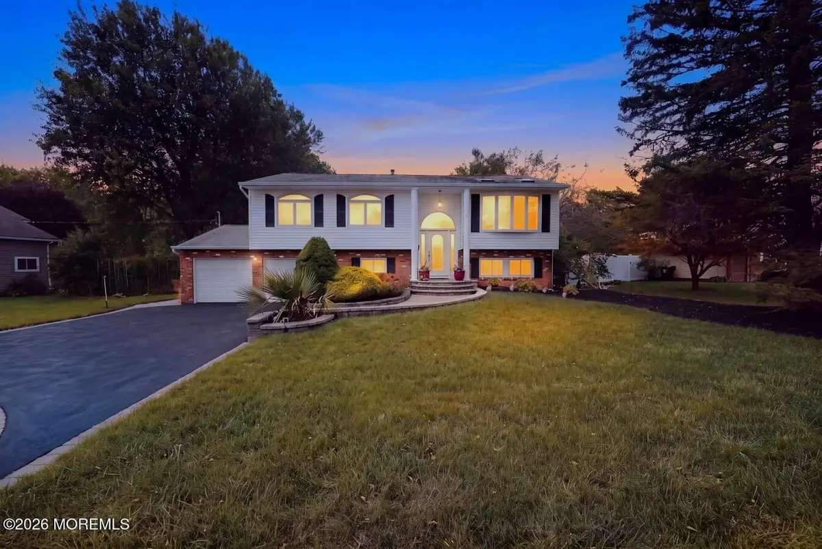 25 Koenig Lane, Freehold, NJ 07728 - #1