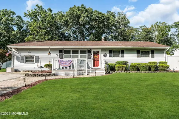 13 Clark Drive, Howell, NJ 07731
