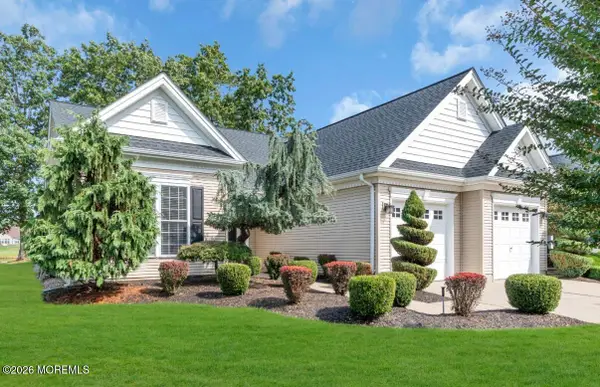 28 Winged Foot Road, Jackson, NJ 08527