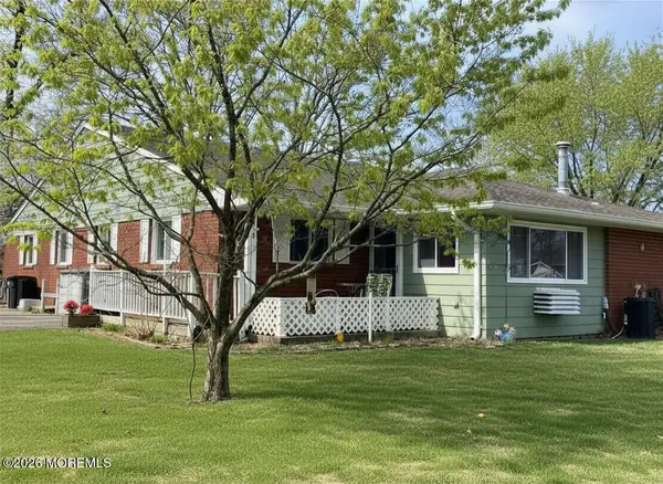 11 B Lark Street, Manchester, NJ 08759