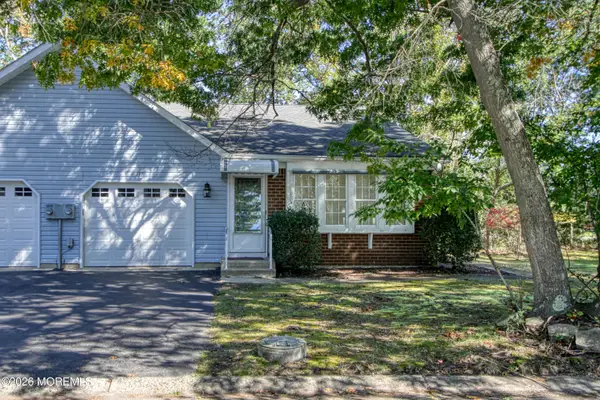 13 B Swift Circle, Whiting, NJ 08759