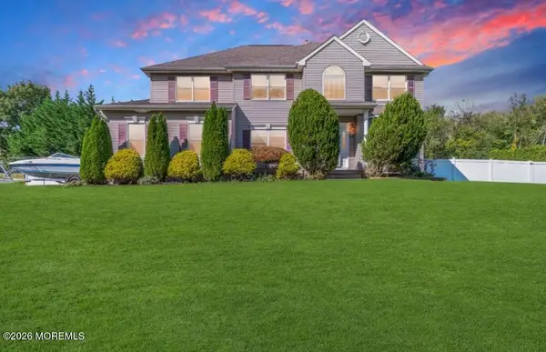40 Outlook Lane, Freehold, NJ 07728
