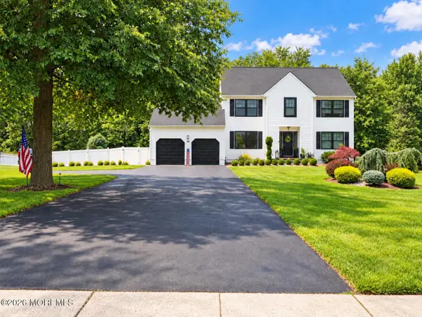 14 Taylors Mills Road, Manalapan, NJ 07726