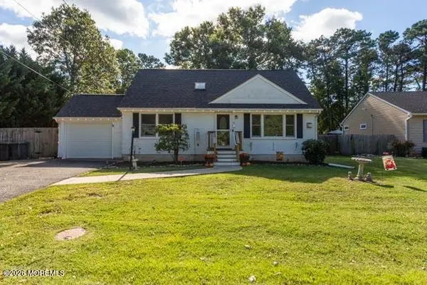 37 Mermaid Drive, Manahawkin, NJ 08050